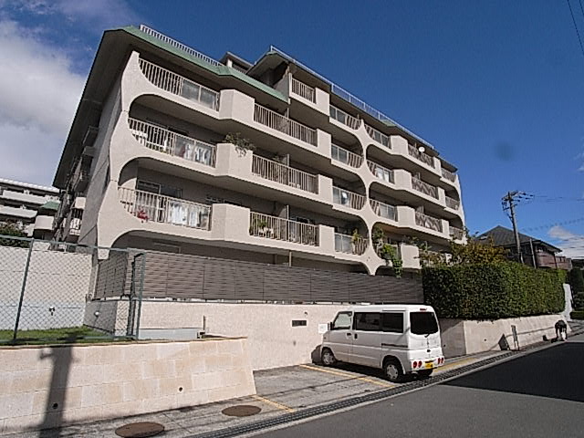 芦屋市翠ケ丘町の賃貸物件外観写真