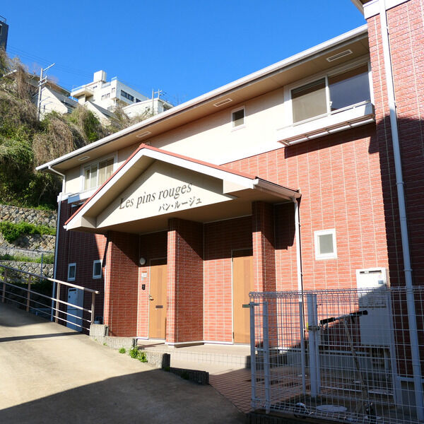 神戸市灘区赤松町(阪急神戸線六甲駅)のテラスハウス賃貸物件 外観写真