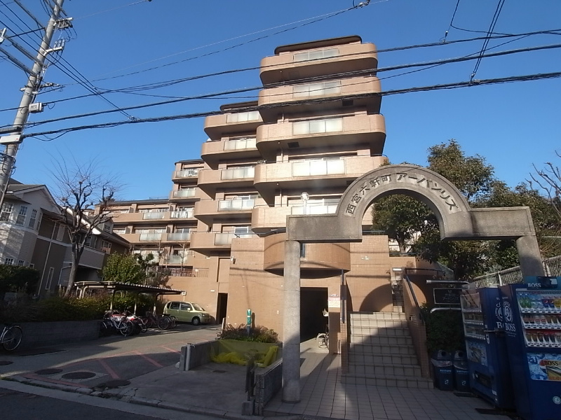 西宮市六軒町の賃貸