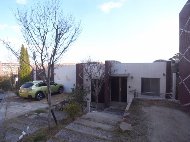 西宮市甲陽園西山町の賃貸